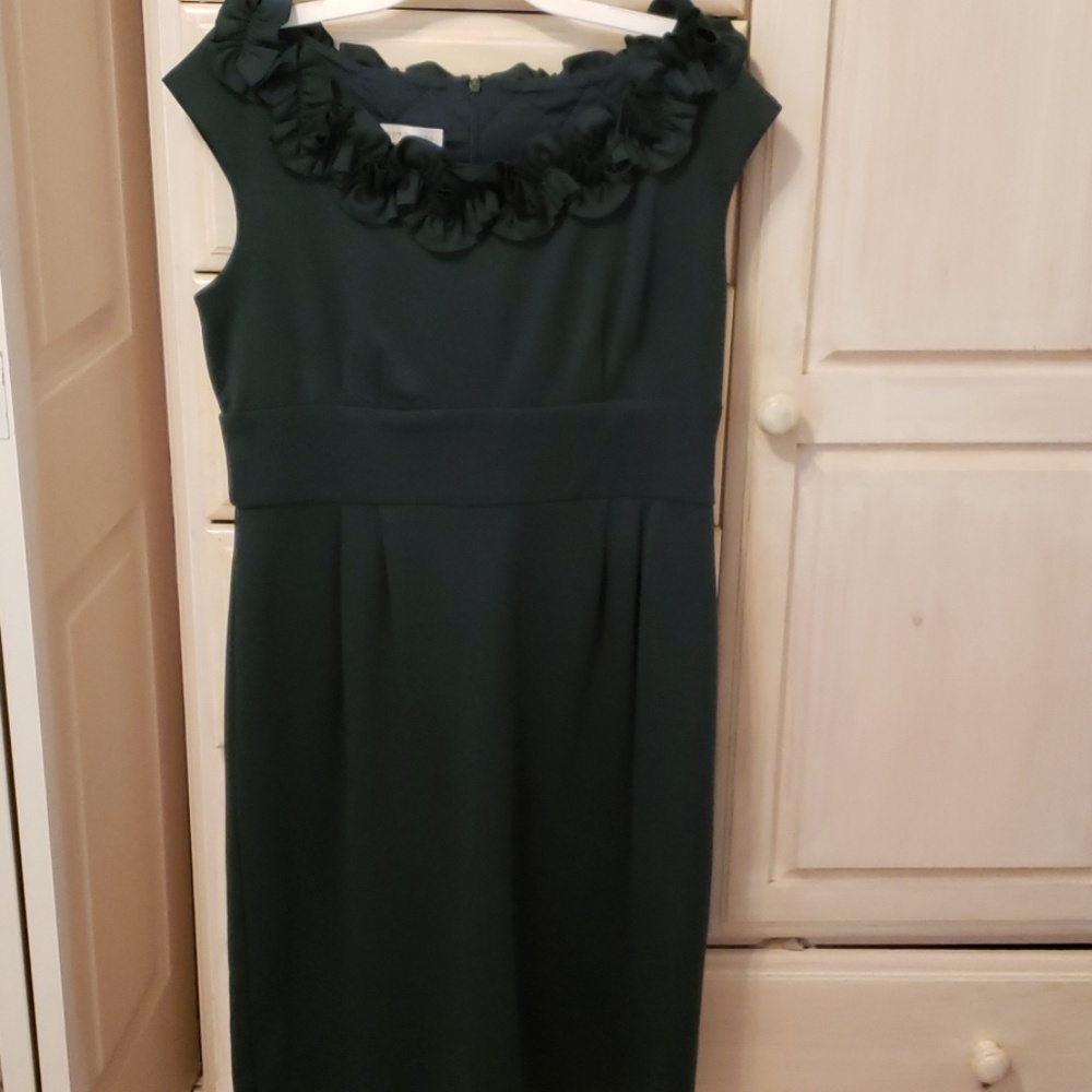 Sleeveless business dress